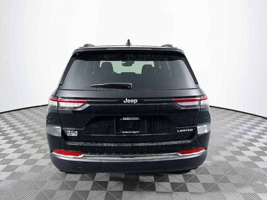 new 2024 Jeep Grand Cherokee car, priced at $44,104