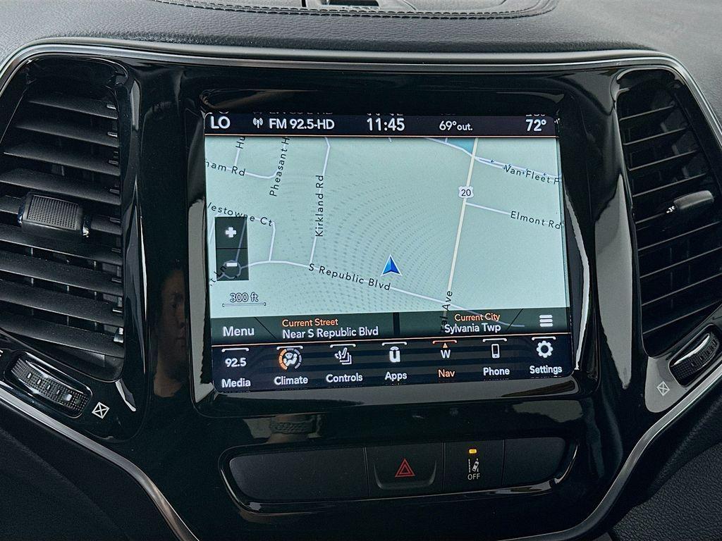 used 2022 Jeep Cherokee car, priced at $27,900
