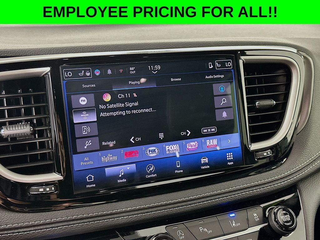 new 2025 Chrysler Pacifica car, priced at $40,596