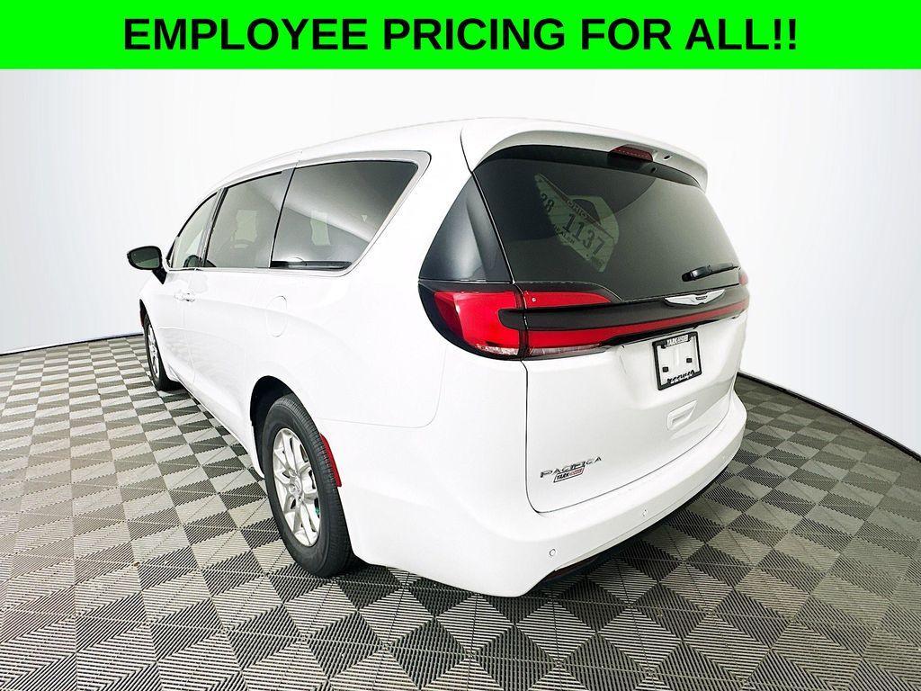 new 2025 Chrysler Pacifica car, priced at $40,596