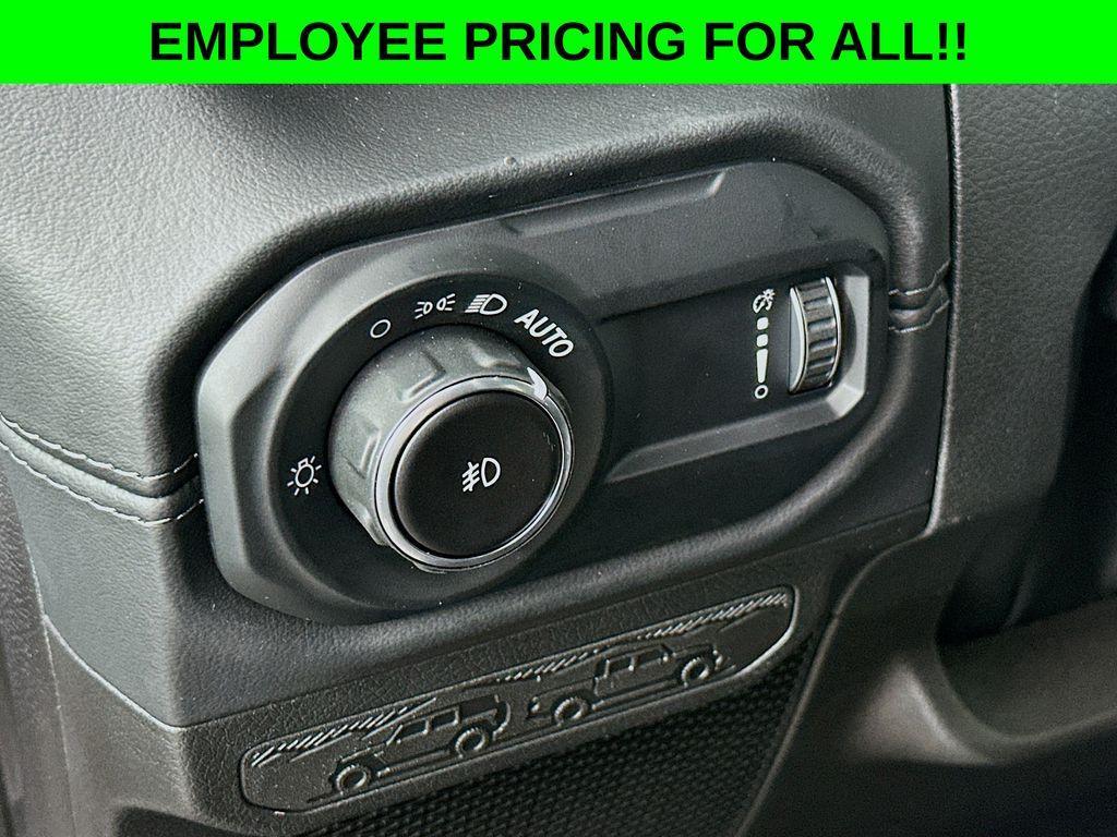 new 2025 Jeep Wrangler car, priced at $55,725
