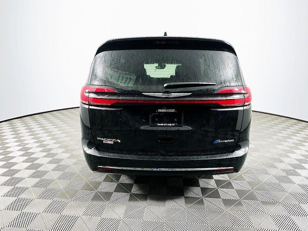 new 2025 Chrysler Pacifica Hybrid car, priced at $34,909