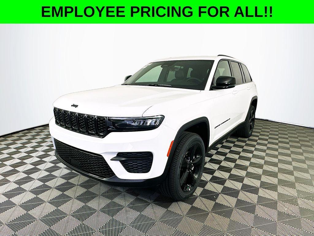 new 2025 Jeep Grand Cherokee car, priced at $43,973