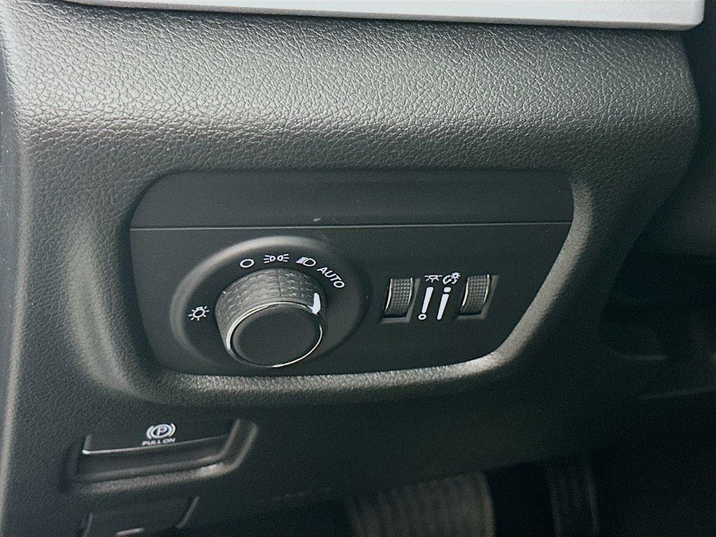 new 2025 Jeep Grand Cherokee car, priced at $42,973