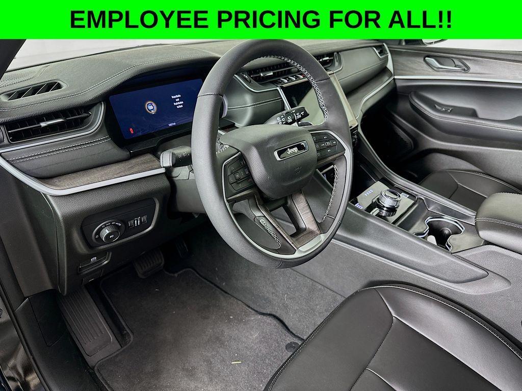 new 2025 Jeep Grand Cherokee car, priced at $43,355