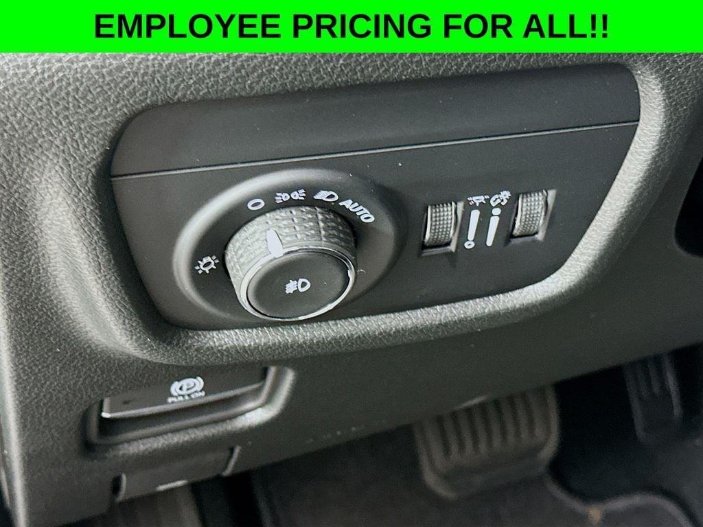new 2025 Jeep Grand Cherokee car, priced at $43,355