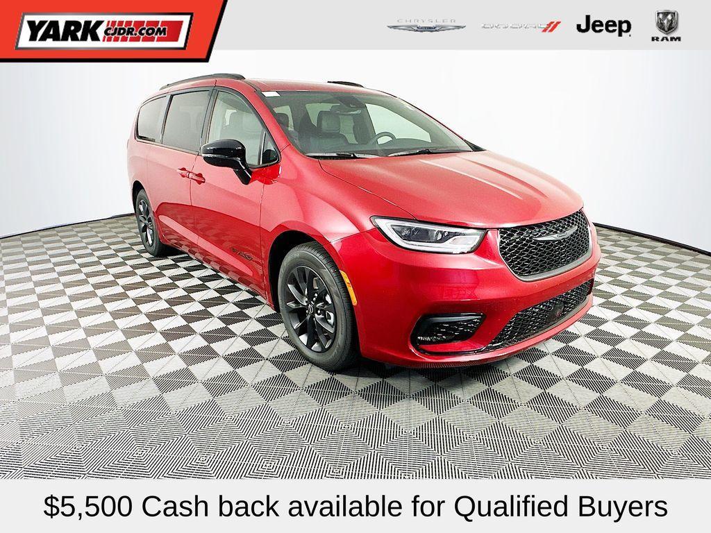 new 2025 Chrysler Pacifica car, priced at $46,865