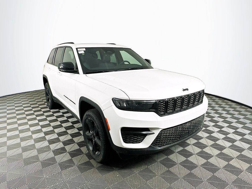 new 2025 Jeep Grand Cherokee car, priced at $41,711