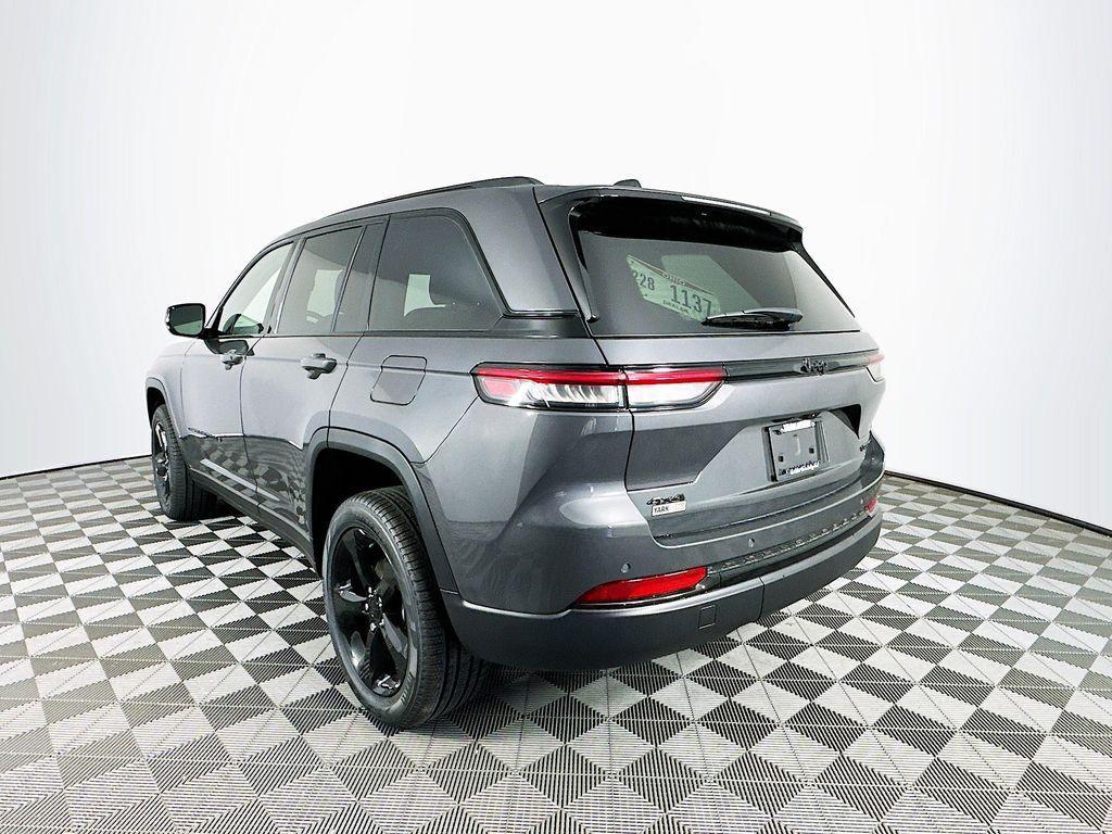 new 2025 Jeep Grand Cherokee car, priced at $45,685