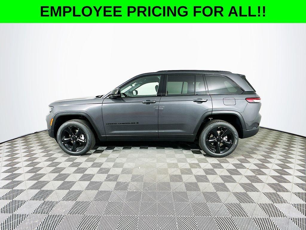 new 2025 Jeep Grand Cherokee car, priced at $45,685