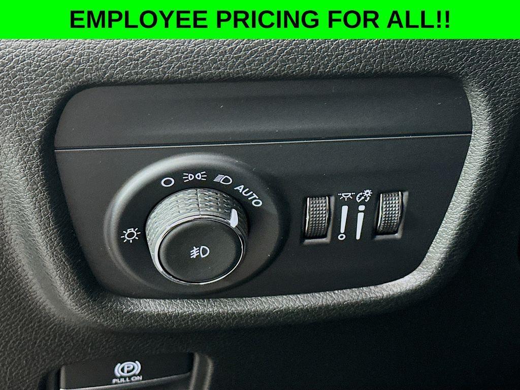 new 2025 Jeep Grand Cherokee car, priced at $45,685