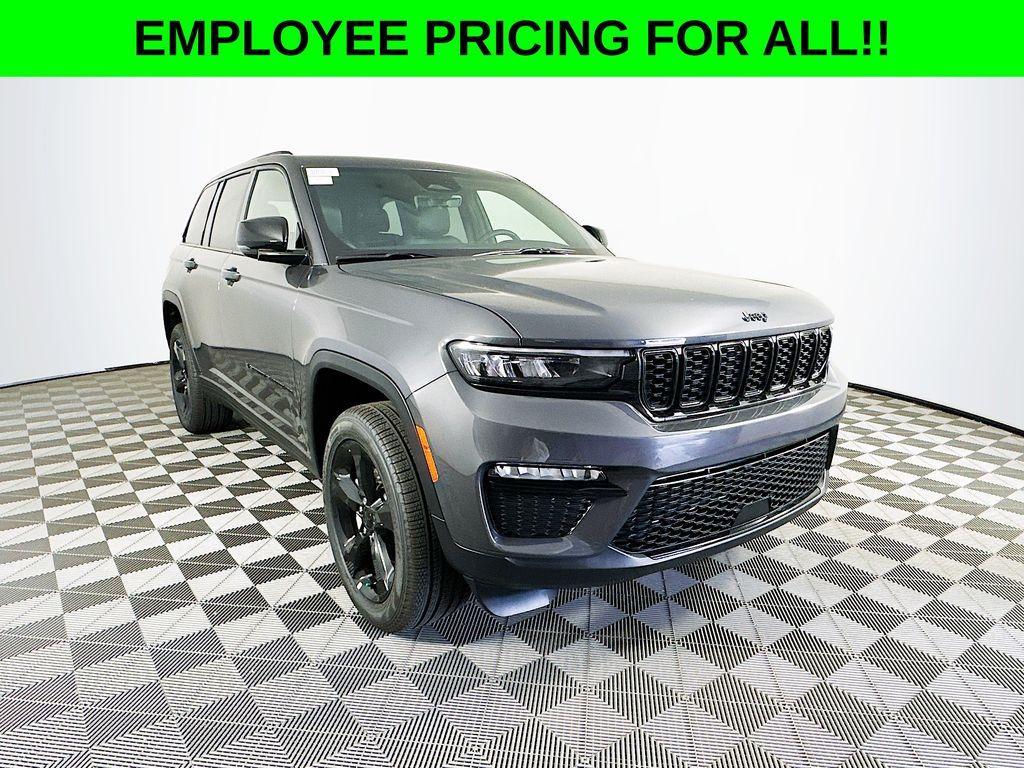 new 2025 Jeep Grand Cherokee car, priced at $45,685