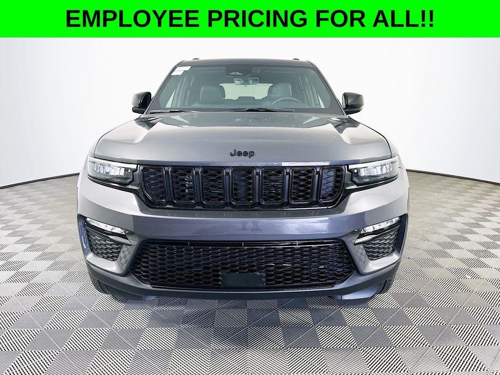 new 2025 Jeep Grand Cherokee car, priced at $45,685
