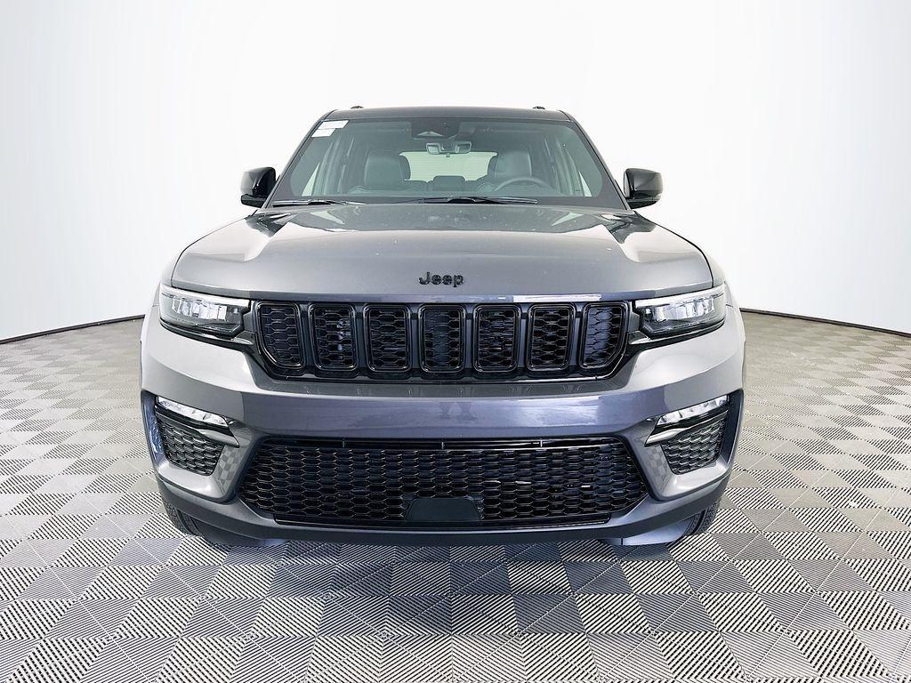 new 2025 Jeep Grand Cherokee car, priced at $45,685