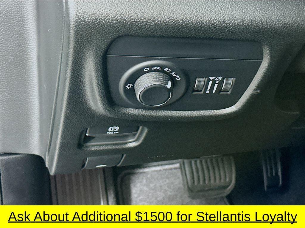 new 2025 Jeep Grand Cherokee car, priced at $42,779