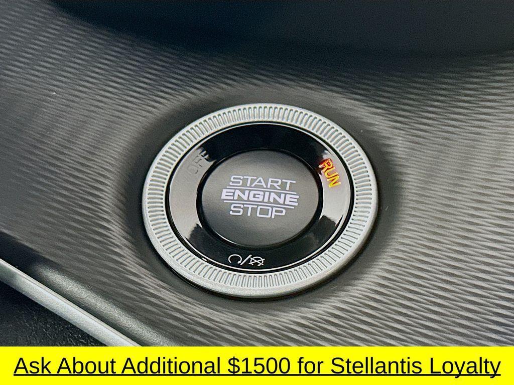 new 2025 Jeep Grand Cherokee car, priced at $42,779