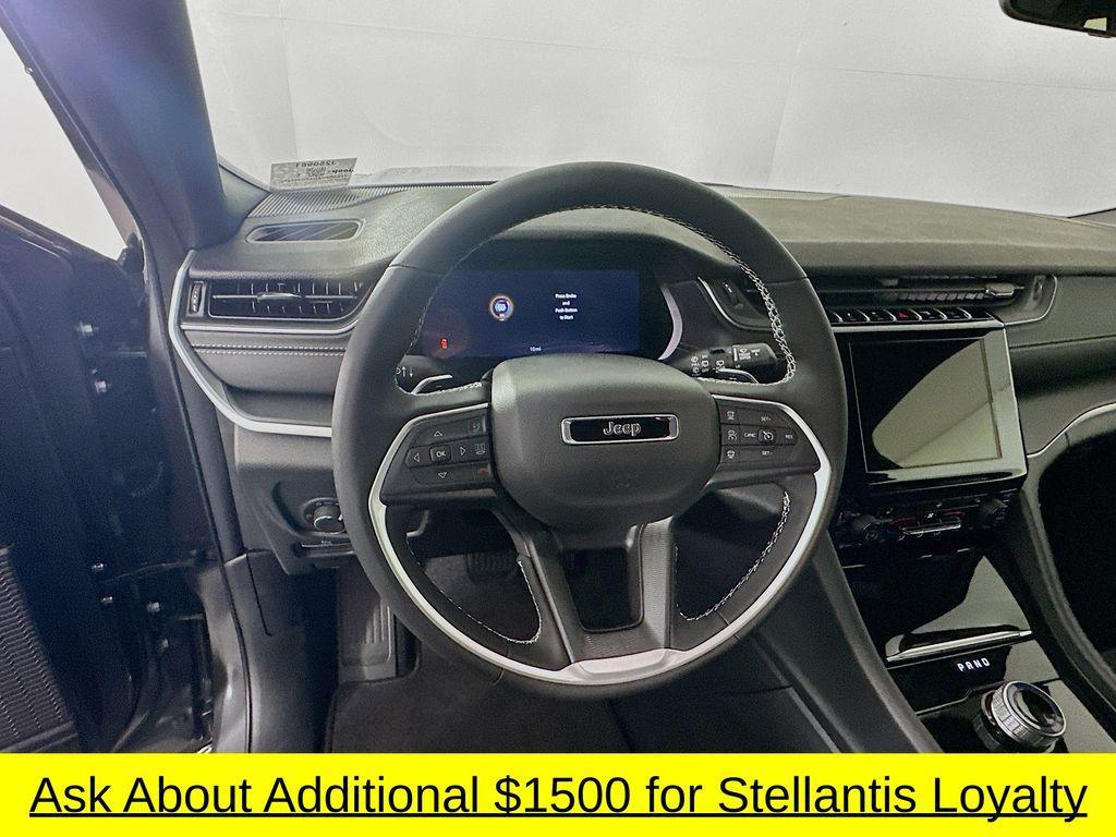 new 2025 Jeep Grand Cherokee car, priced at $42,779