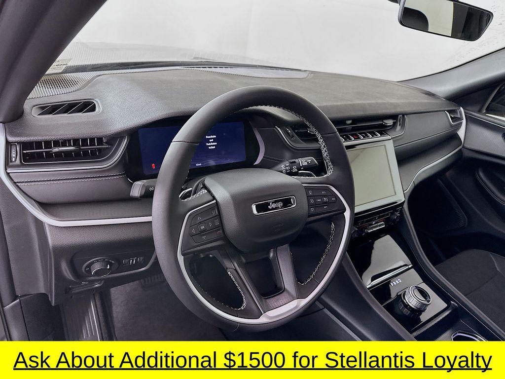 new 2025 Jeep Grand Cherokee car, priced at $42,779