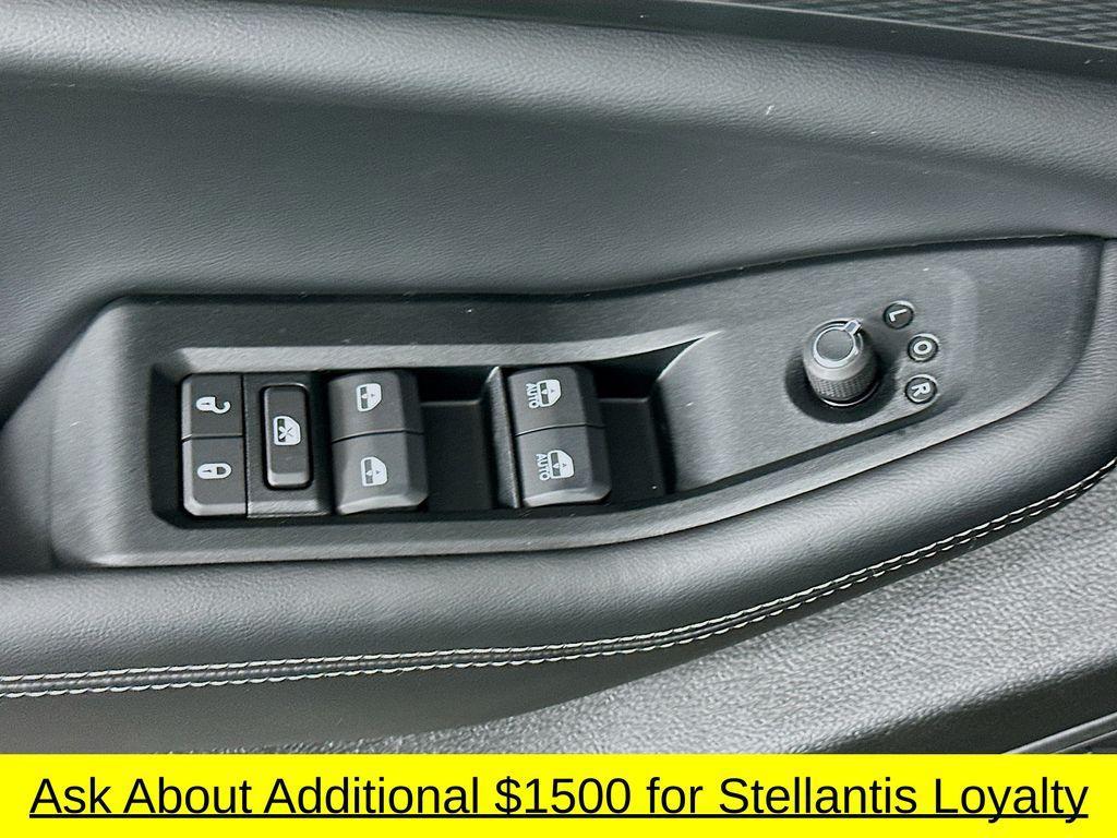 new 2025 Jeep Grand Cherokee car, priced at $42,779