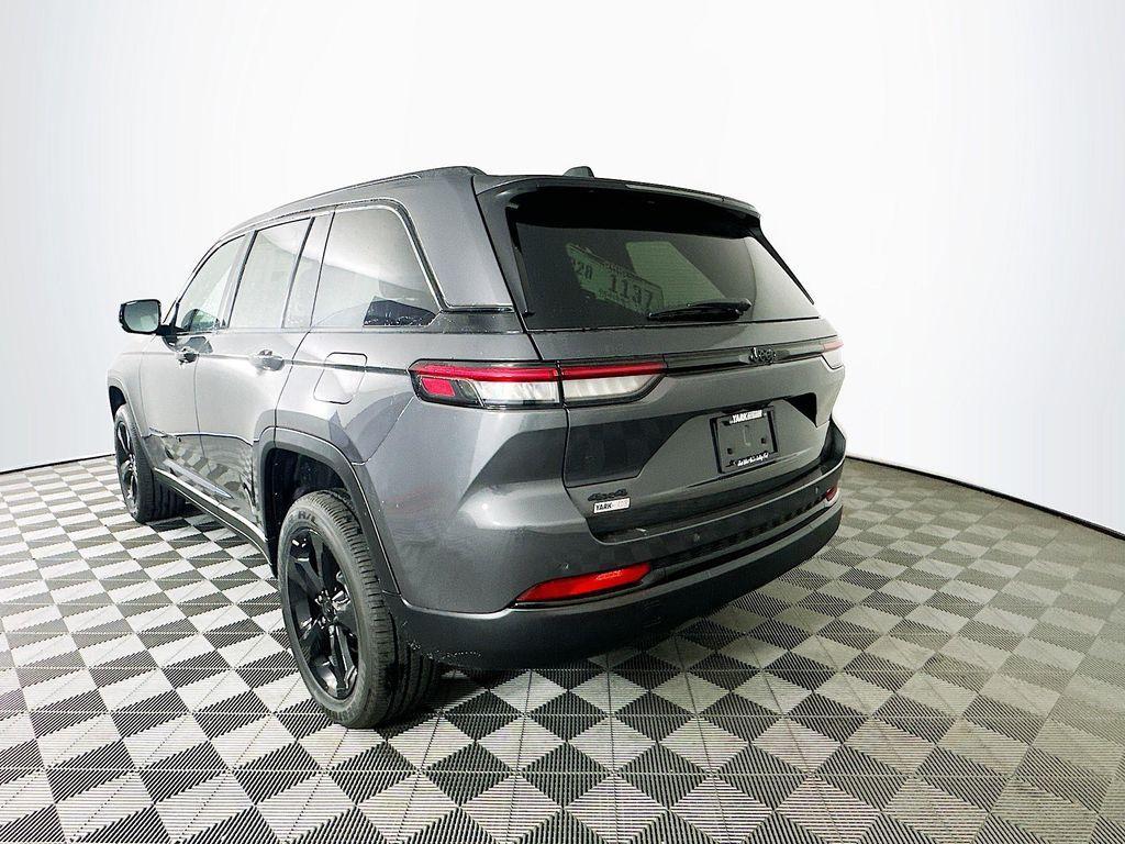 new 2025 Jeep Grand Cherokee car, priced at $40,779
