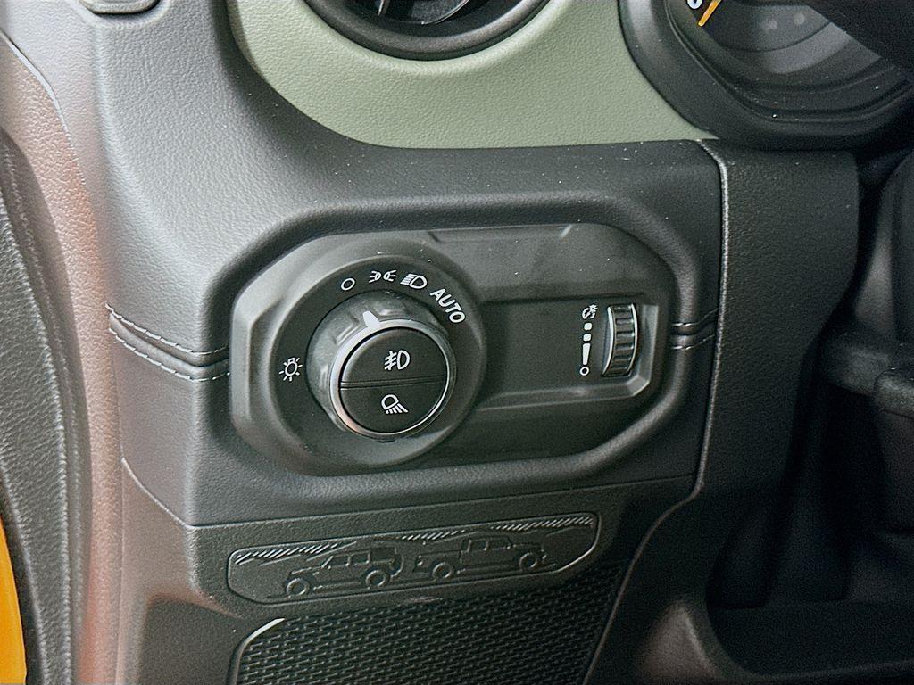 new 2025 Jeep Gladiator car, priced at $52,068