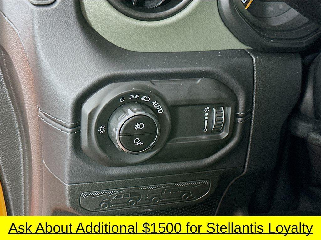 new 2025 Jeep Gladiator car, priced at $49,979