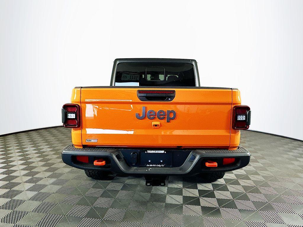 new 2025 Jeep Gladiator car, priced at $52,068