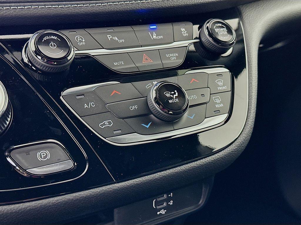 new 2026 Chrysler Pacifica car, priced at $44,681