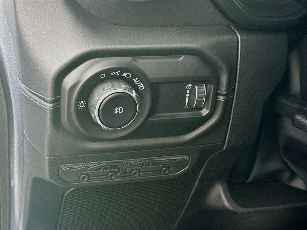 new 2025 Jeep Wrangler car, priced at $47,957