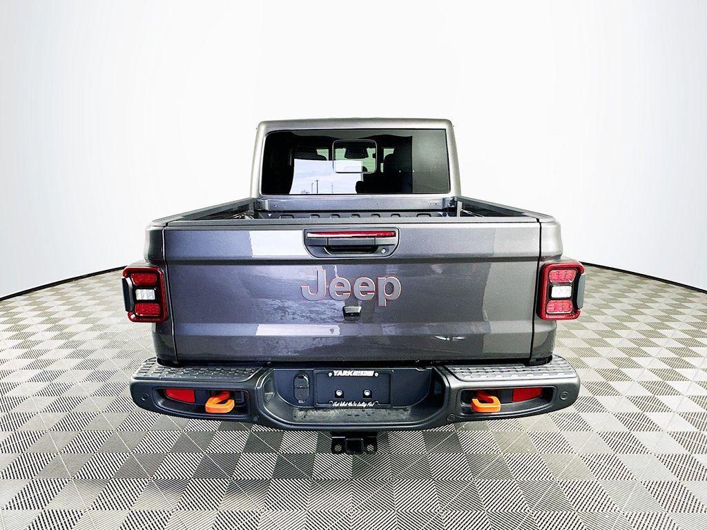 new 2026 Jeep Gladiator car, priced at $59,279