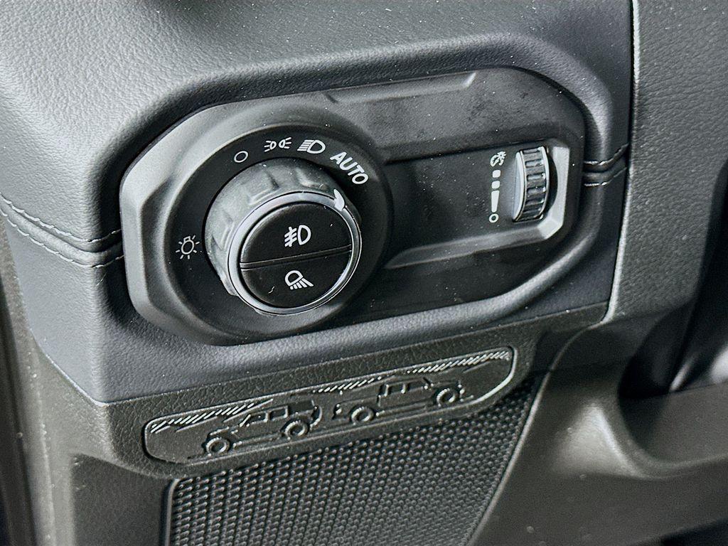 new 2026 Jeep Gladiator car, priced at $59,279