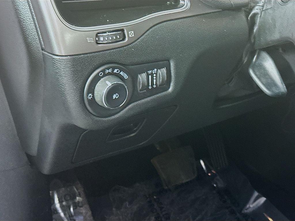 used 2021 Jeep Cherokee car, priced at $20,499