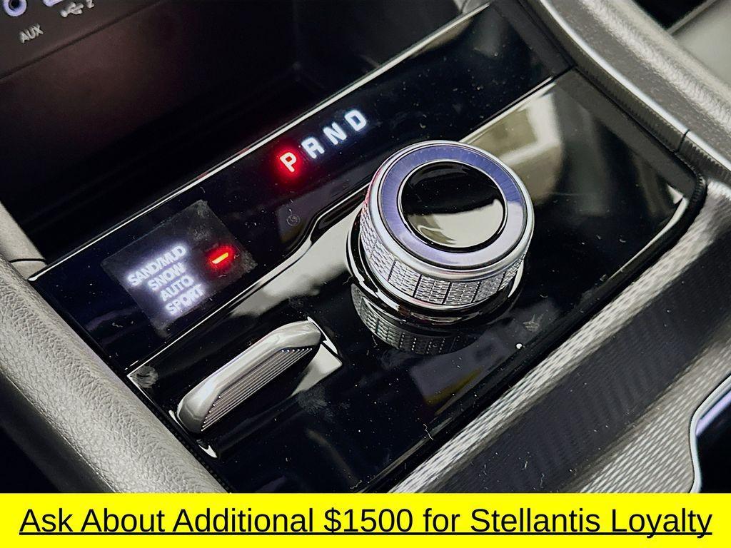 new 2025 Jeep Grand Cherokee car, priced at $41,964