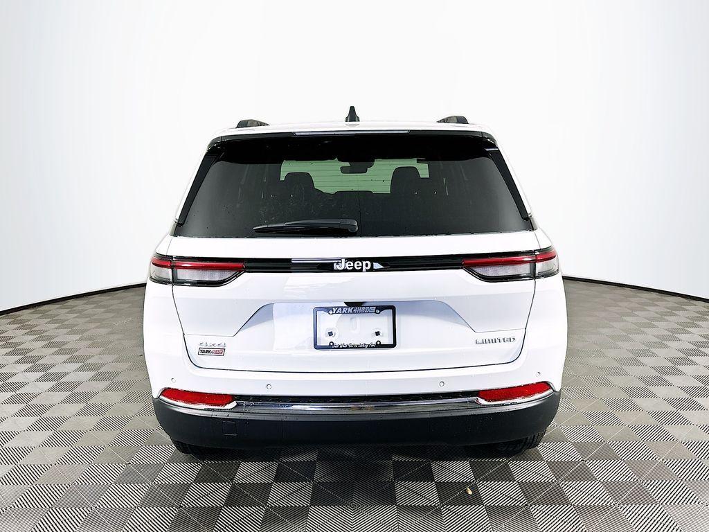 new 2025 Jeep Grand Cherokee car, priced at $41,964