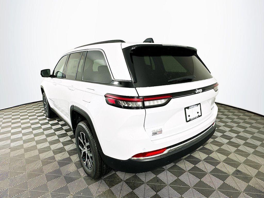 new 2025 Jeep Grand Cherokee car, priced at $41,964