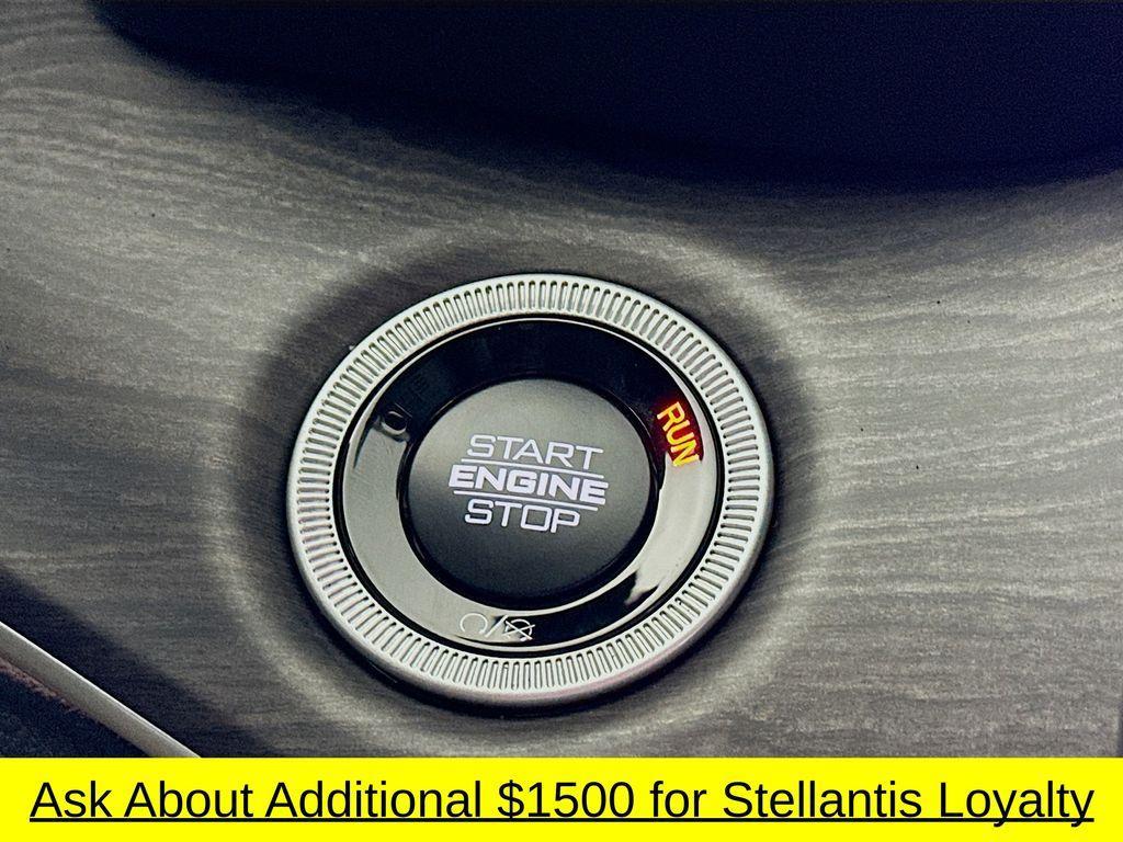 new 2025 Jeep Grand Cherokee car, priced at $41,964