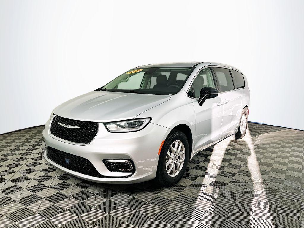 used 2024 Chrysler Pacifica car, priced at $30,994