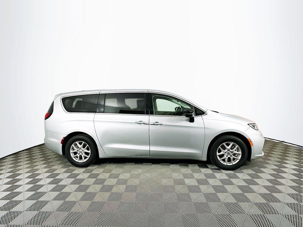 used 2024 Chrysler Pacifica car, priced at $30,994
