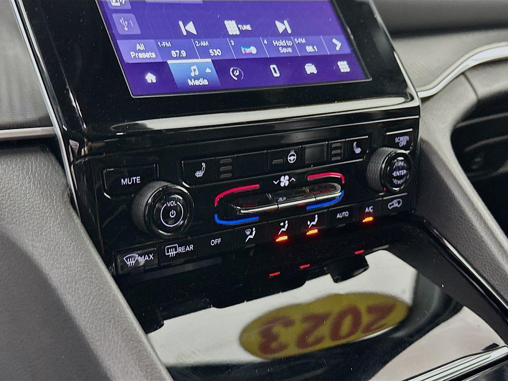 used 2023 Jeep Grand Cherokee car, priced at $32,998