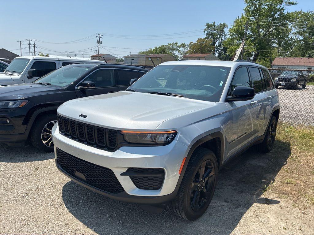 used 2023 Jeep Grand Cherokee car, priced at $34,900