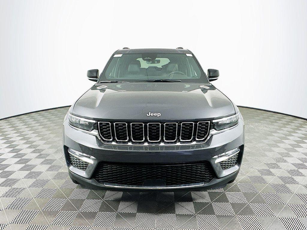 new 2025 Jeep Grand Cherokee car, priced at $45,810