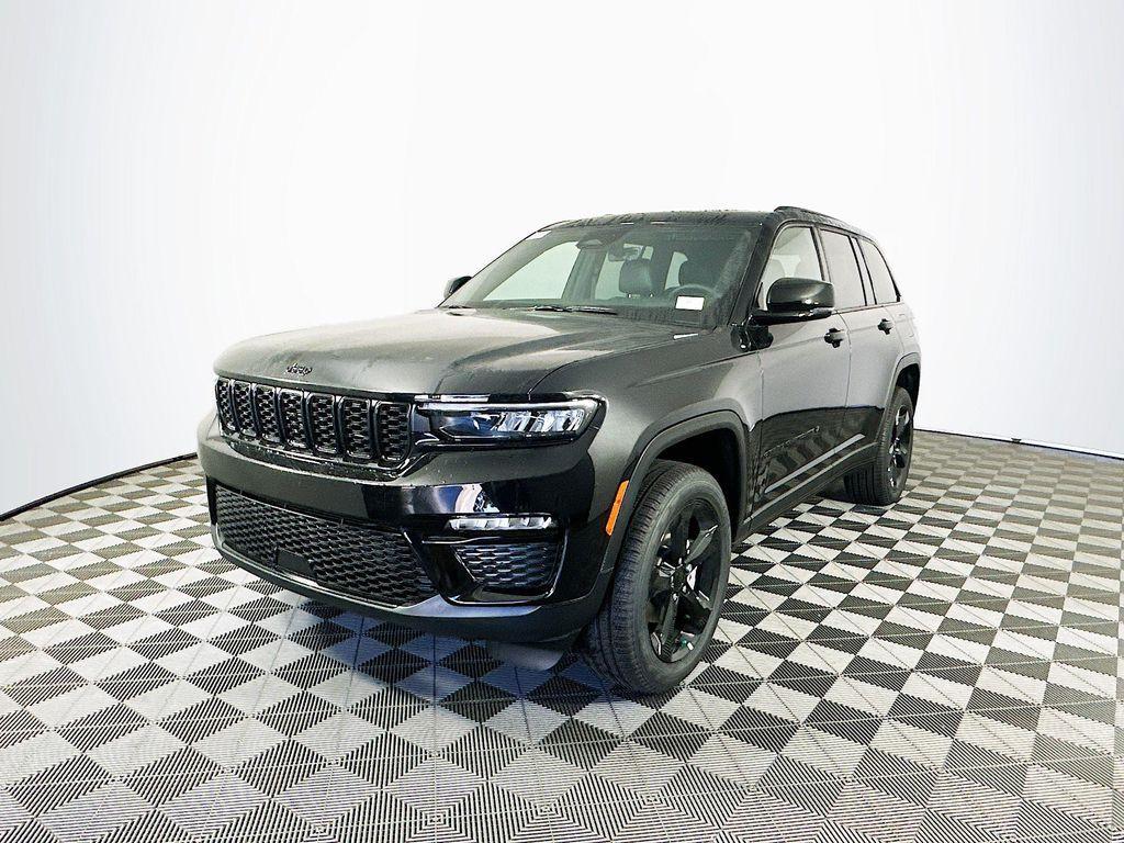 new 2025 Jeep Grand Cherokee car, priced at $46,954