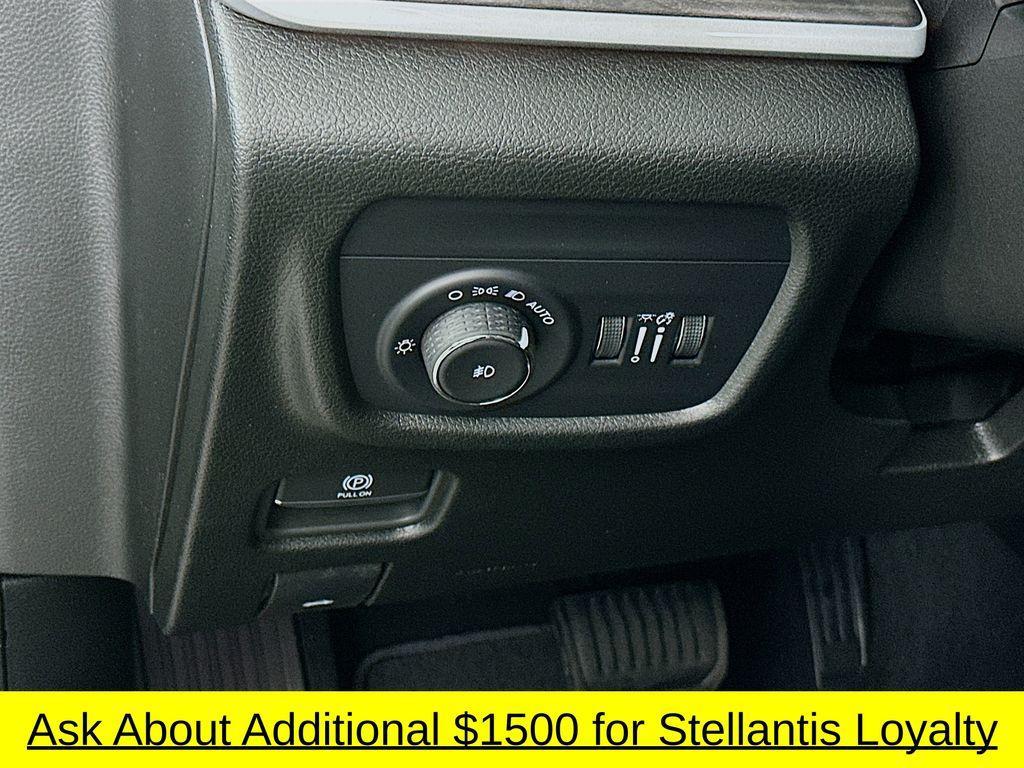 new 2025 Jeep Grand Cherokee car, priced at $42,719