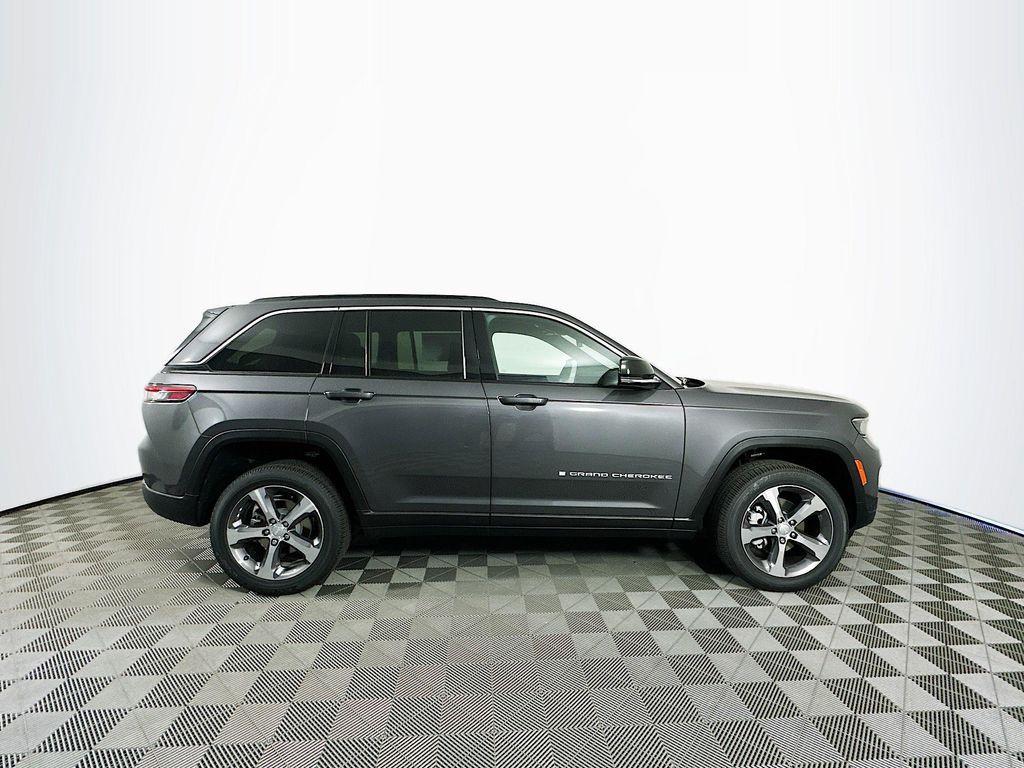 new 2025 Jeep Grand Cherokee car, priced at $40,719