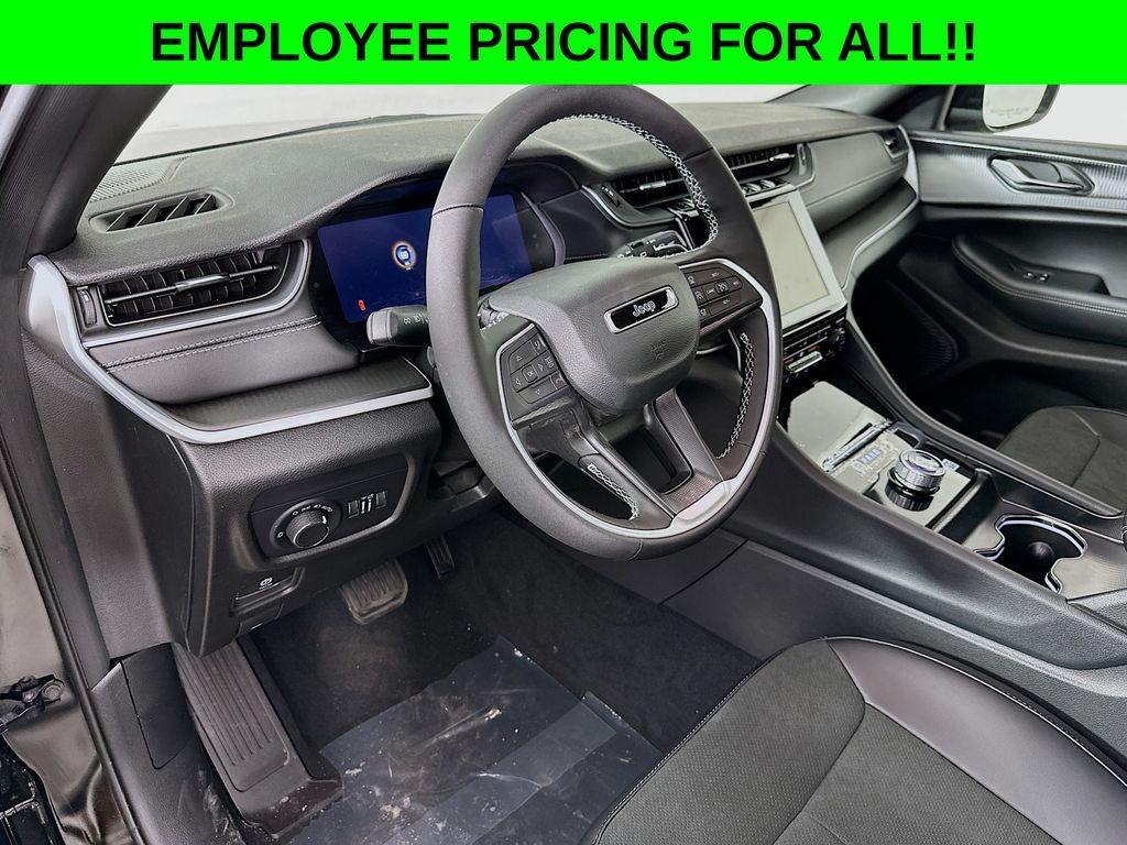 new 2025 Jeep Grand Cherokee car, priced at $44,482