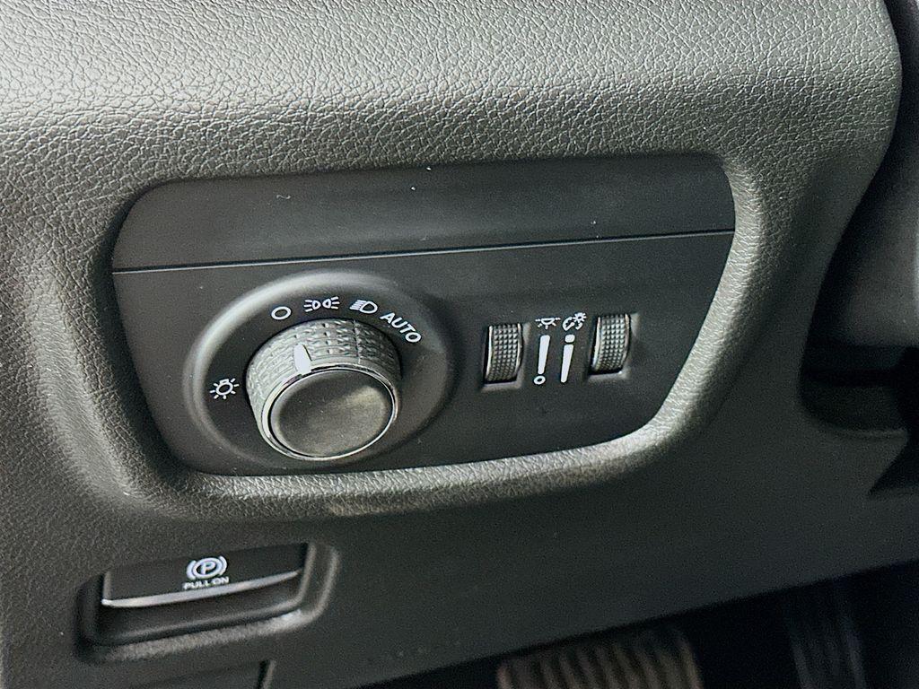 used 2022 Jeep Grand Cherokee L car, priced at $28,901