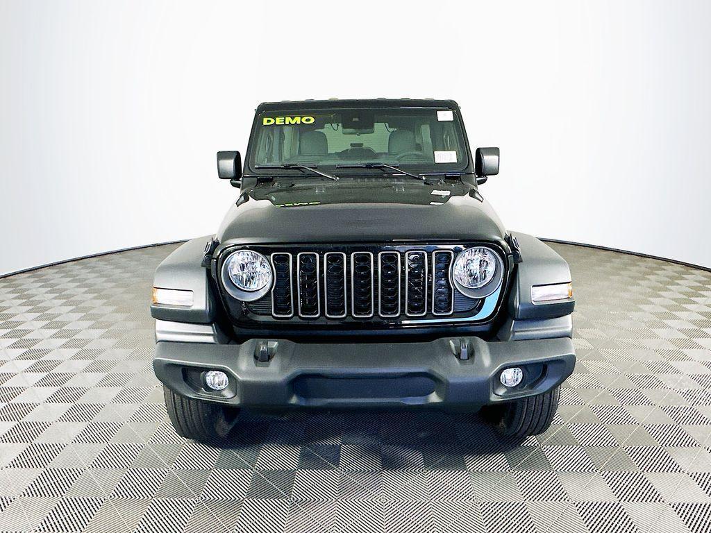 new 2025 Jeep Wrangler car, priced at $48,338