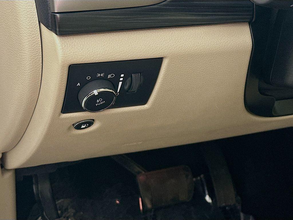 used 2022 Jeep Grand Cherokee WK car, priced at $23,900