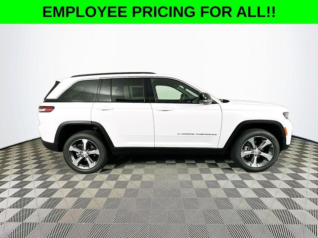 new 2025 Jeep Grand Cherokee car, priced at $47,240
