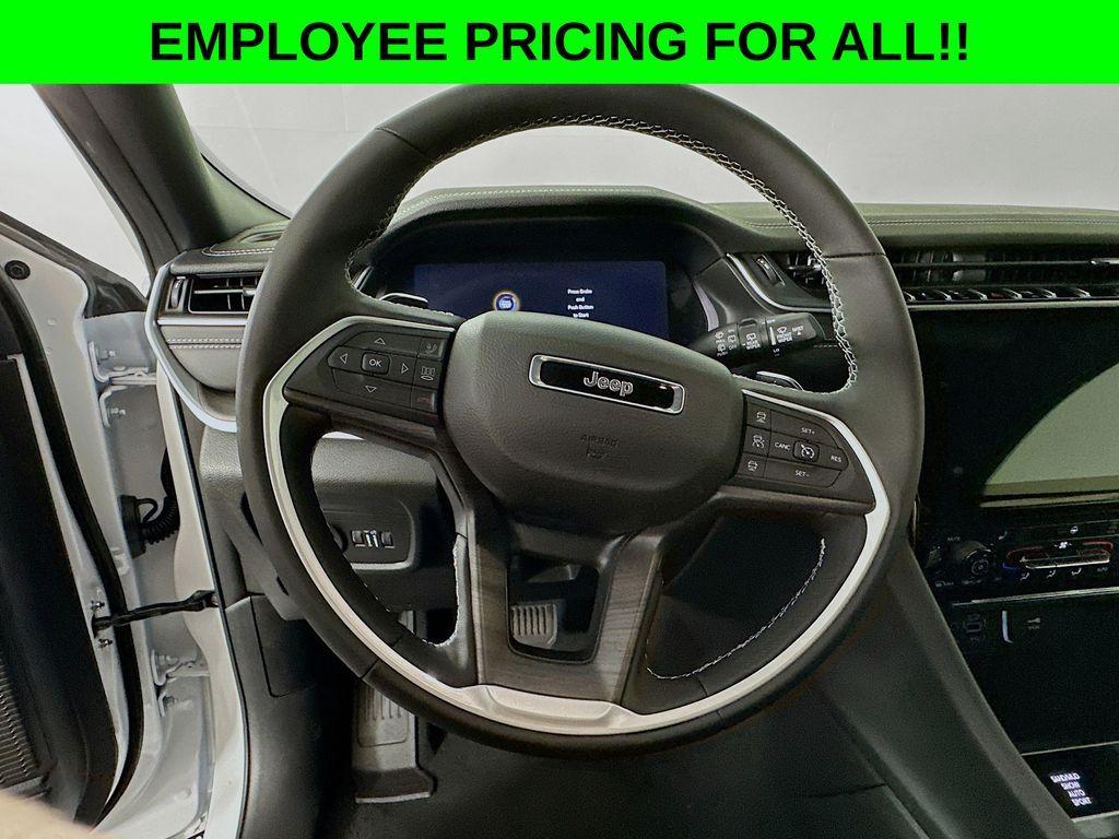new 2025 Jeep Grand Cherokee car, priced at $47,240